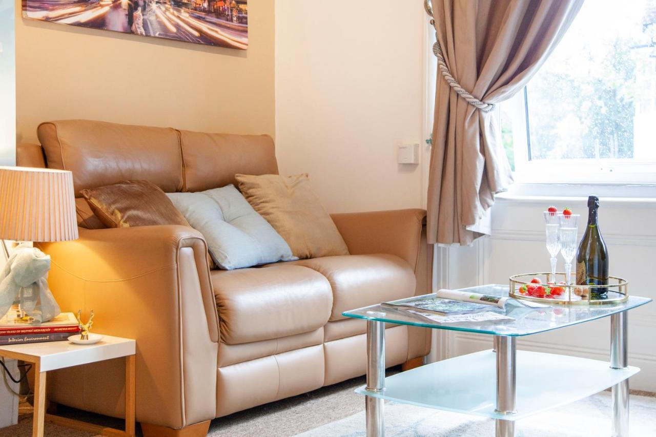 Treeside Suite By Grandeur Property Bournemouth Bagian luar foto